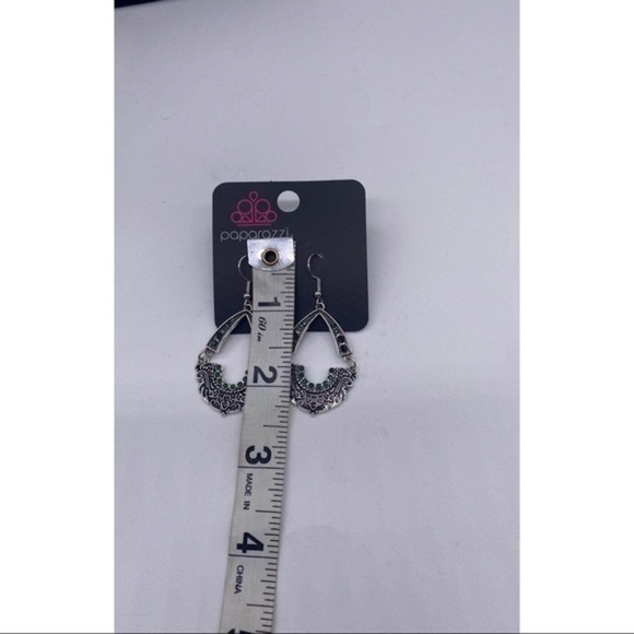 Royal Engagement-Green Earrings
Item‎ 75 - Picture 6 of 6